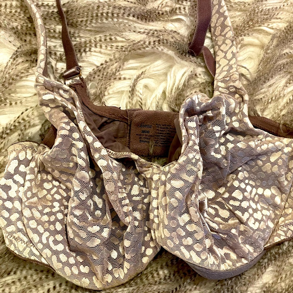 ⭐️Soma 38DD brown dot underwire
